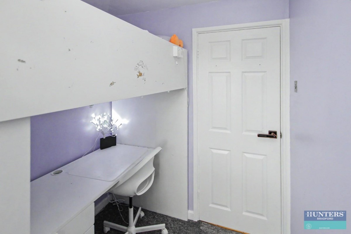 Winnard Row, Off Birch lane, Bradford, BD5 8NZ