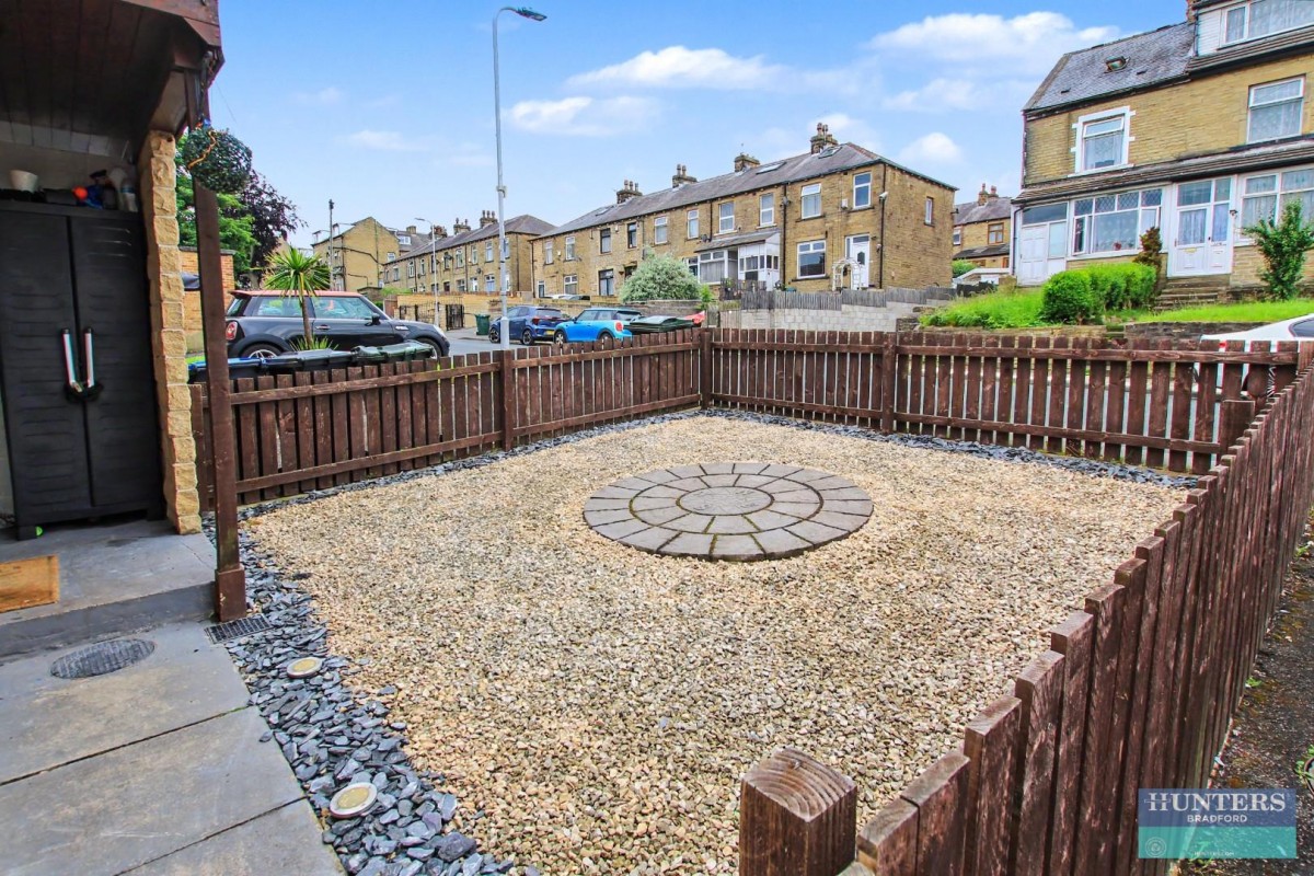 Winnard Row, Off Birch lane, Bradford, BD5 8NZ