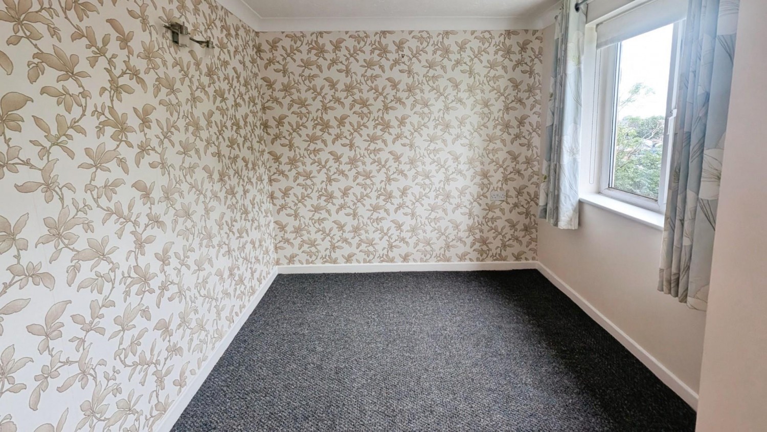 Barons Court, Old Lode Lane, Solihull B92 8LL