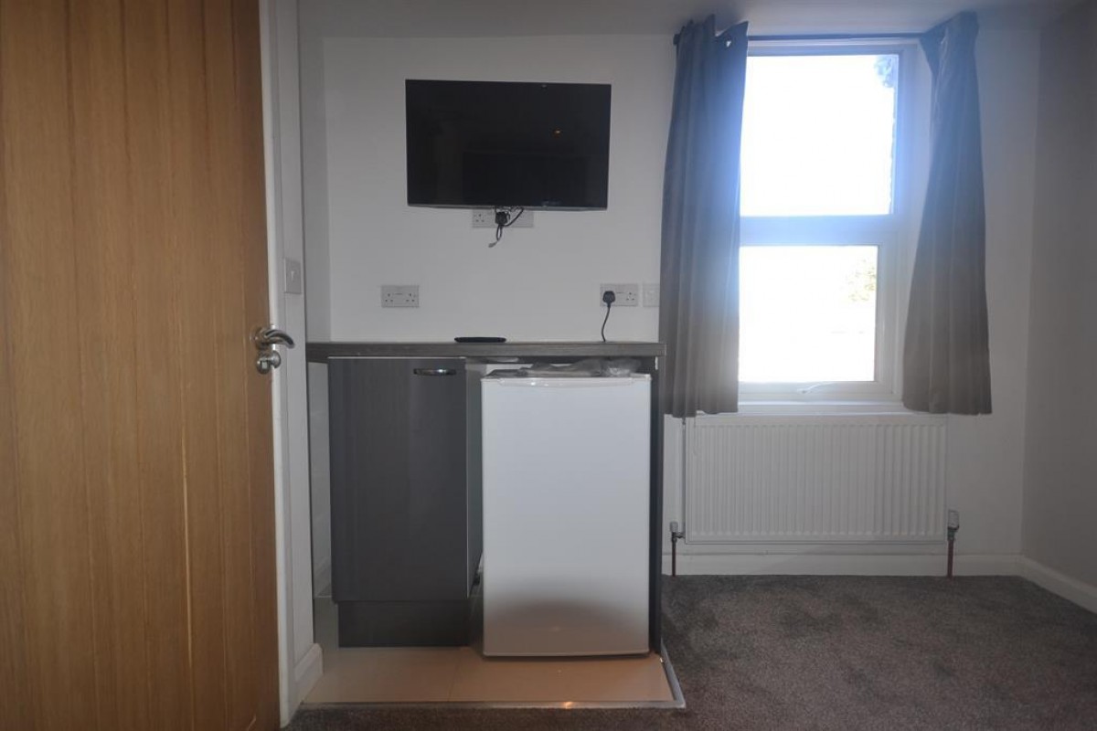 Prince Of Wales Avenue, Reading, RG30 2UR
