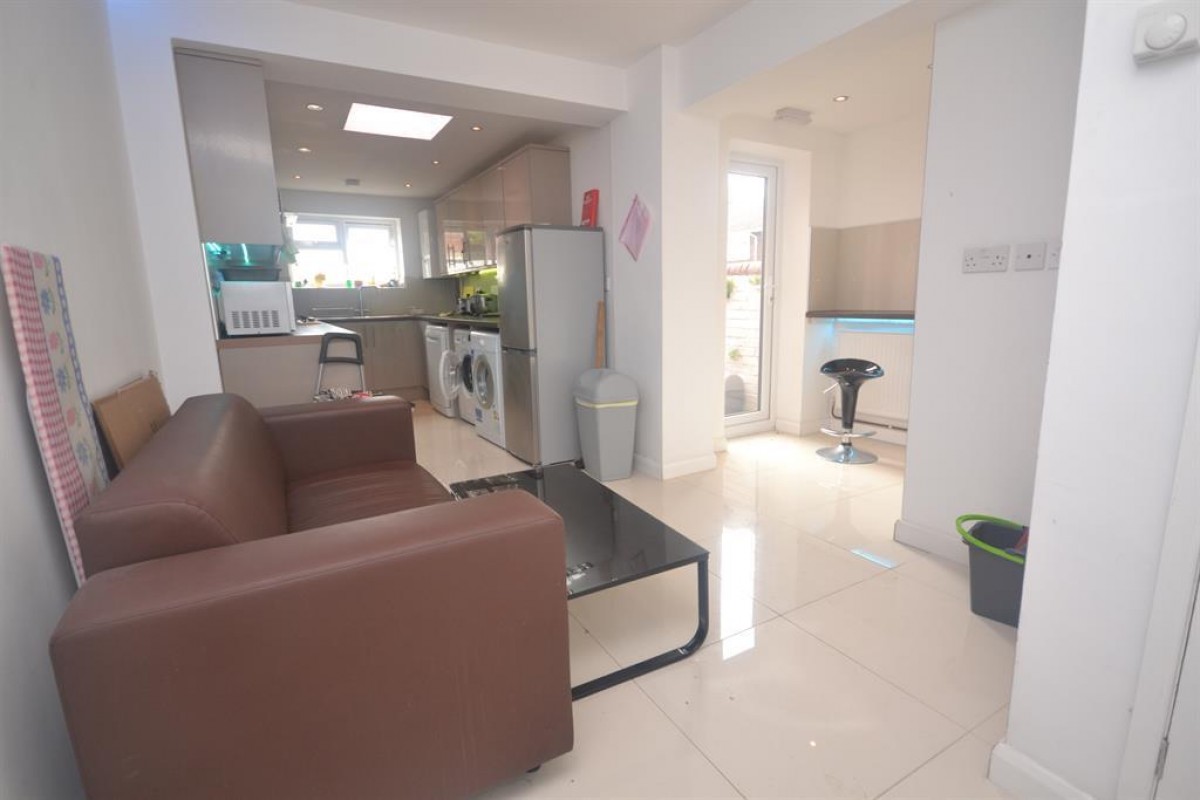 Prince Of Wales Avenue, Reading, RG30 2UR