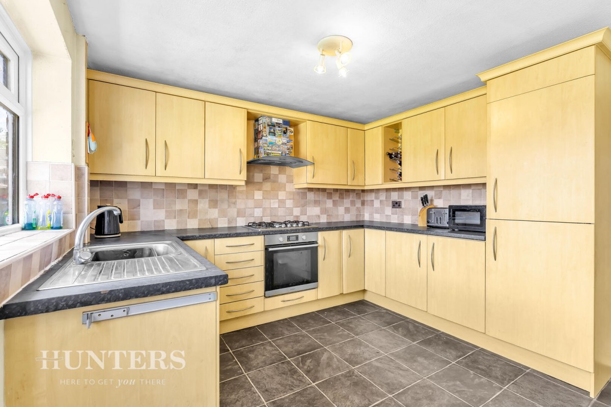 Chichester Close, Smithy Bridge OL15 8QL