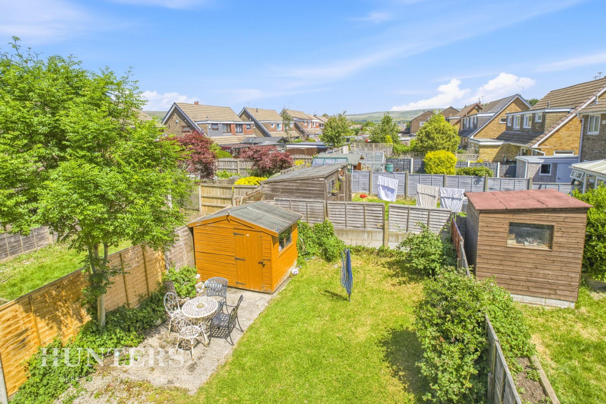 Chichester Close, Smithy Bridge OL15 8QL