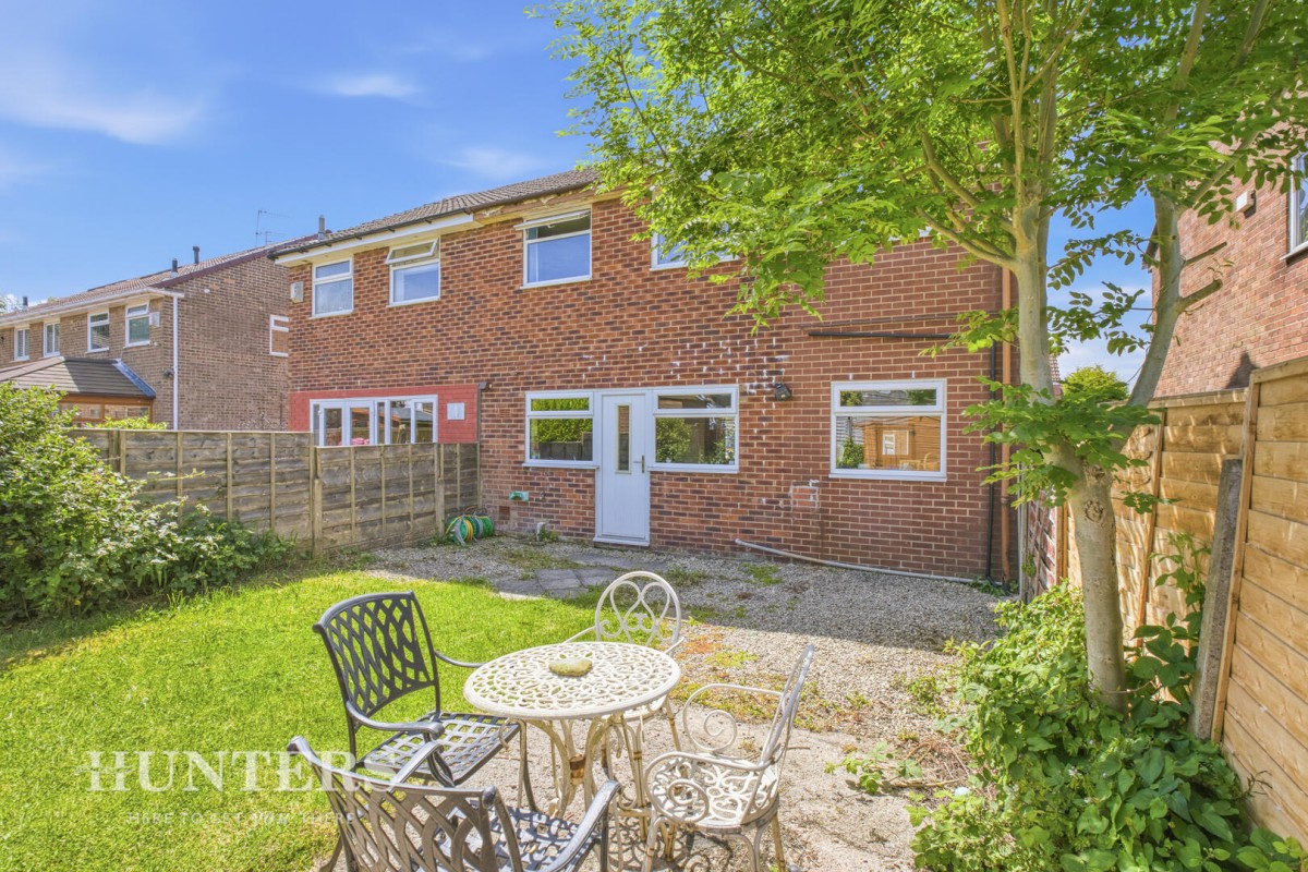 Chichester Close, Smithy Bridge OL15 8QL