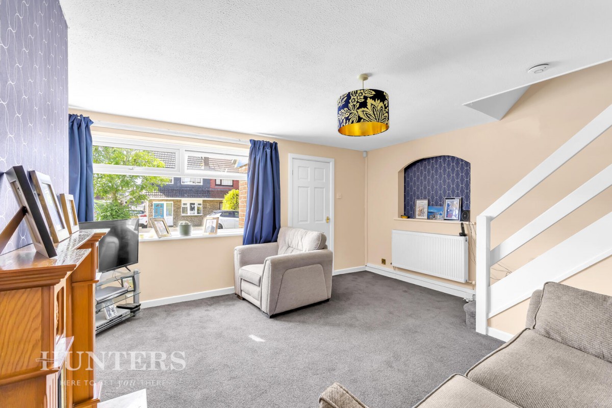 Chichester Close, Smithy Bridge OL15 8QL