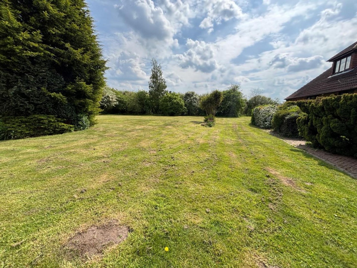 Brickyard Lane, Walkeringham, Doncaster