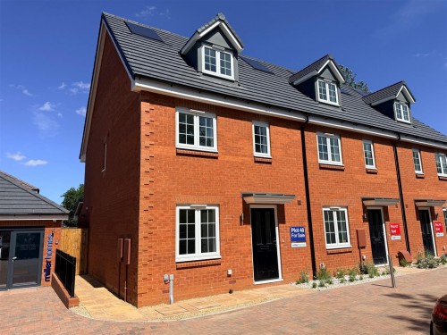 Pauline Hayward Drive, Blakedown, Kidderminster, DY10 3GU
