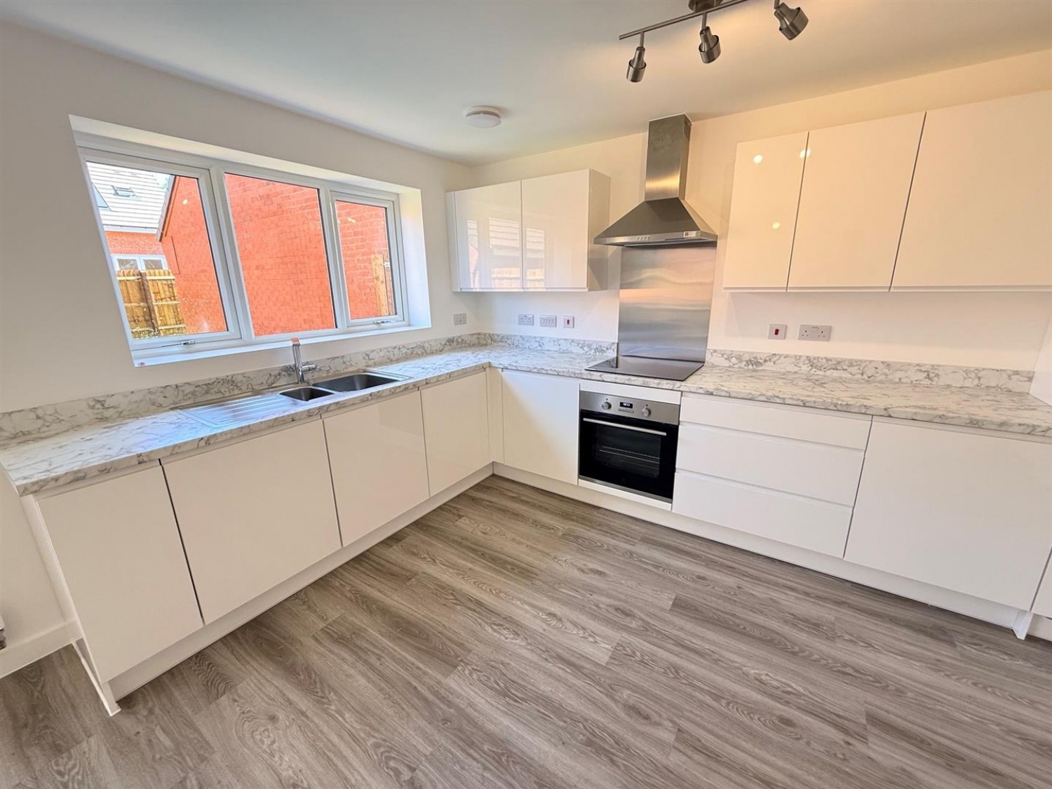 Jim Long Close, Blakedown, Kidderminster, DY10 3GW