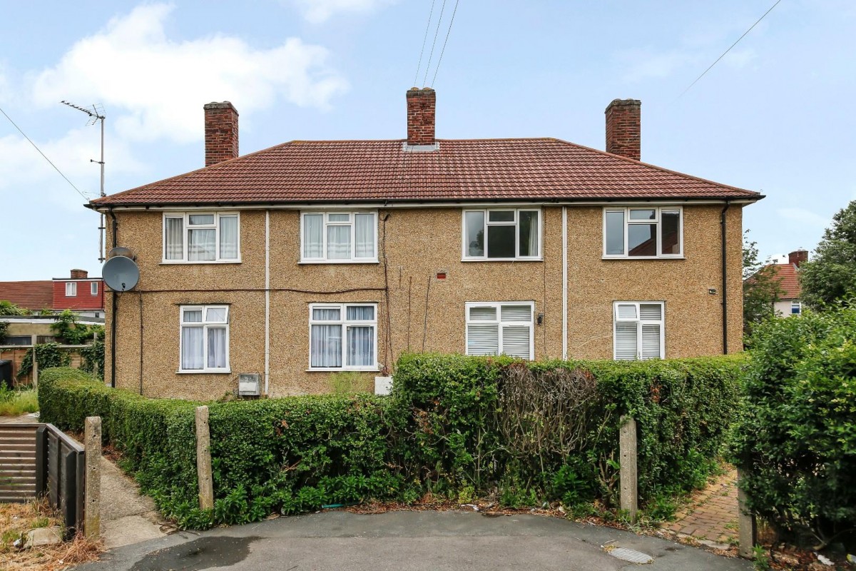 Bentry Road, Dagenham, RM8