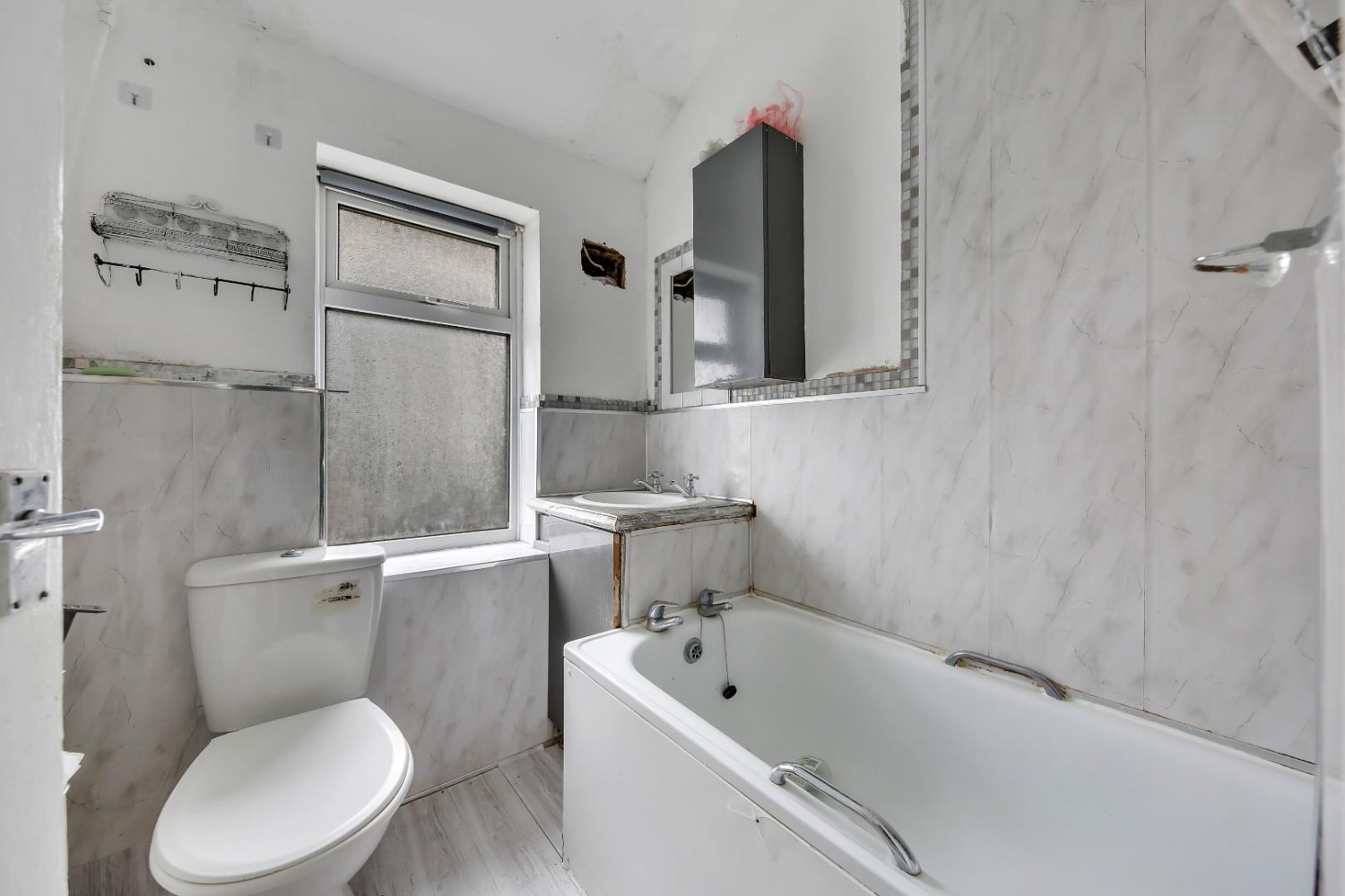 Bentry Road, Dagenham, RM8