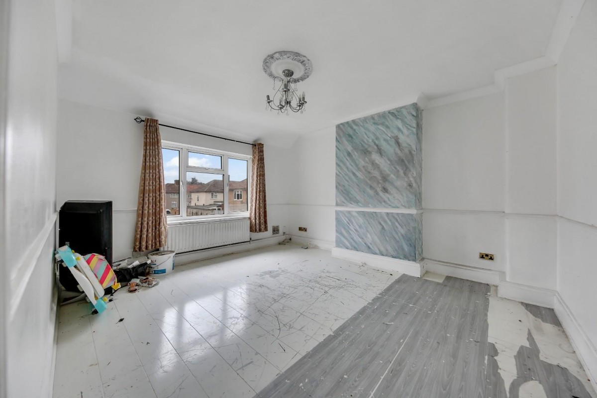 Bentry Road, Dagenham, RM8