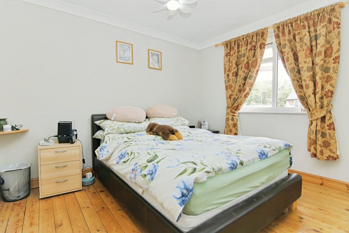 Leeds And Bradford Road, Pudsey, LS28 6LT