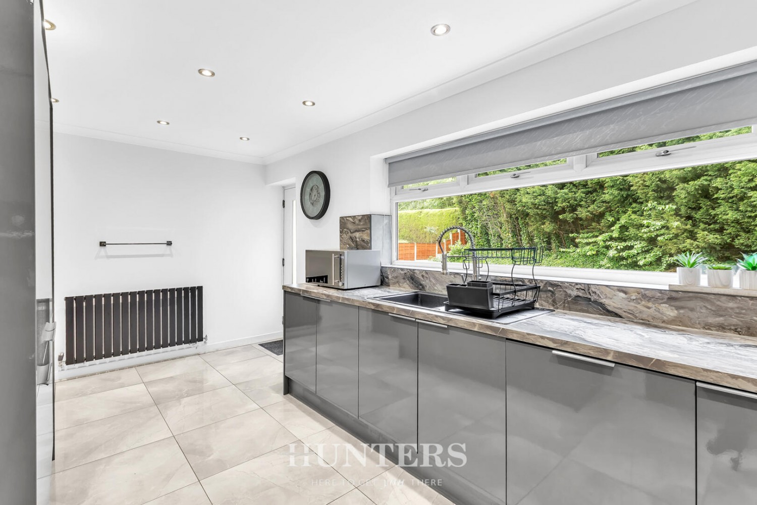 4 bedroom House for sale in Mossway, Alkrington, Manchester, M24