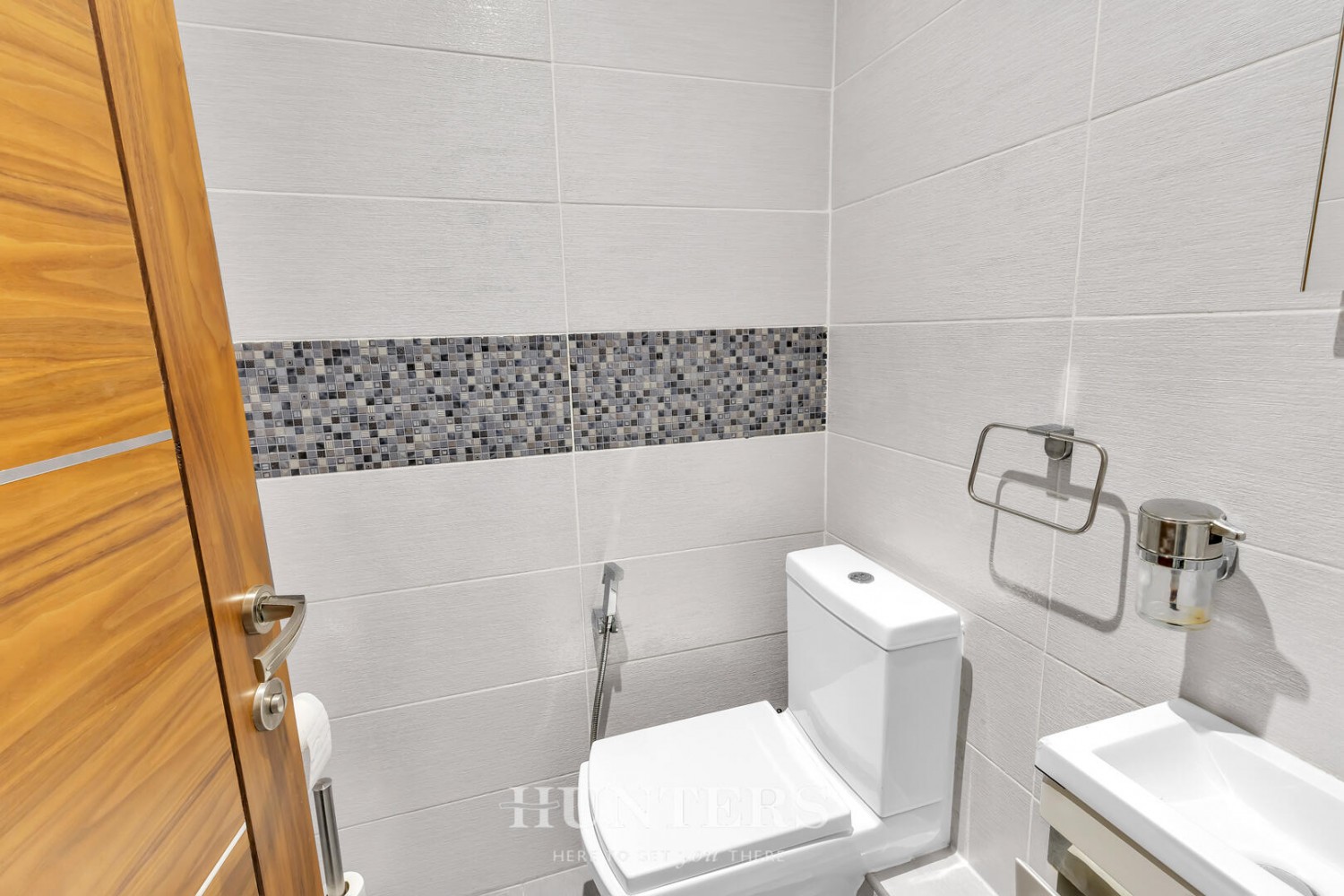 4 bedroom House for sale in Mossway, Alkrington, Manchester, M24