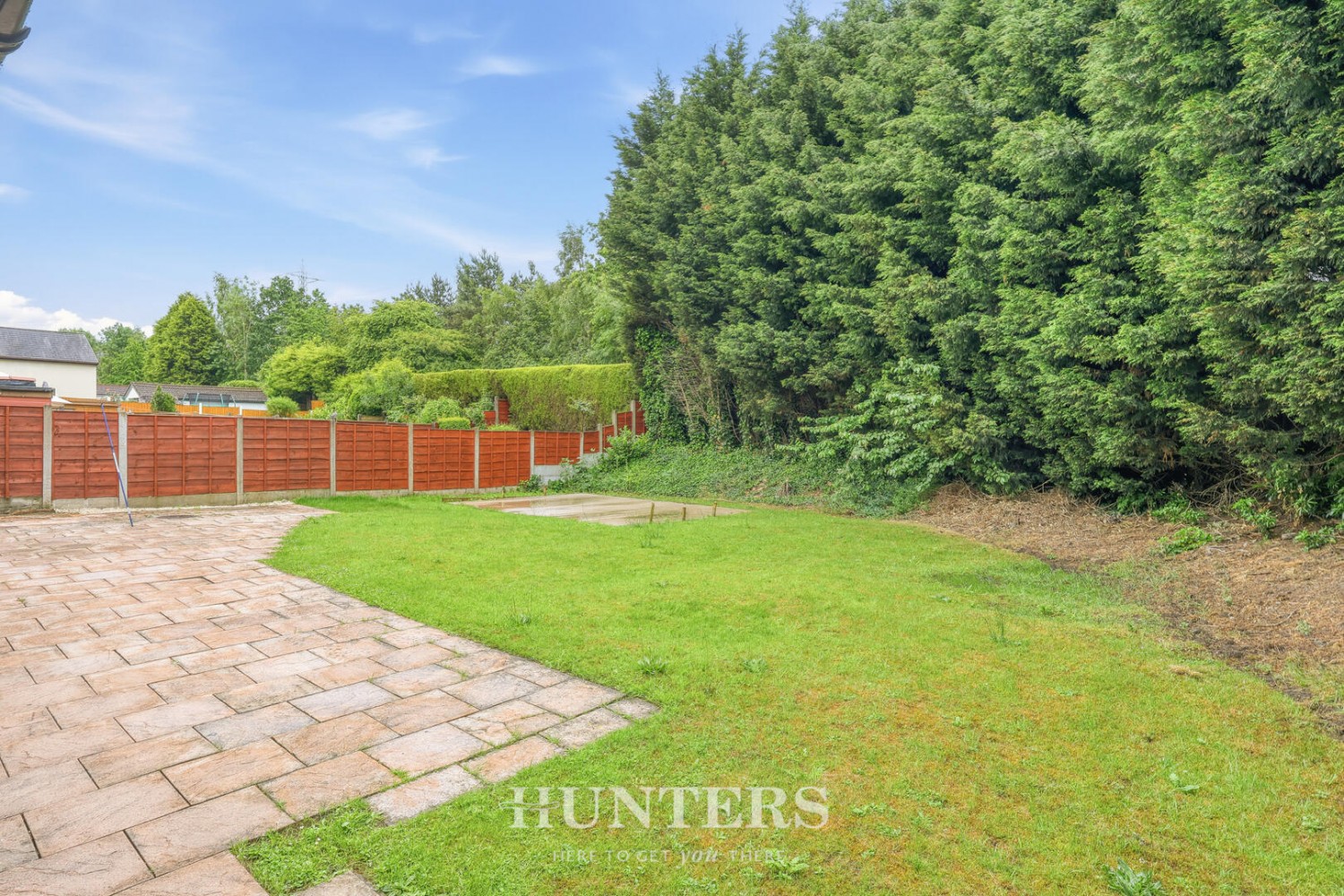 4 bedroom House for sale in Mossway, Alkrington, Manchester, M24