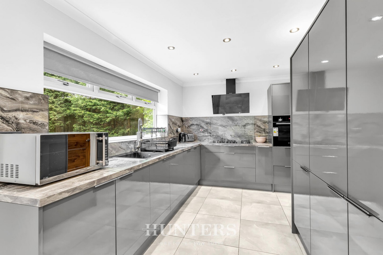 4 bedroom House for sale in Mossway, Alkrington, Manchester, M24