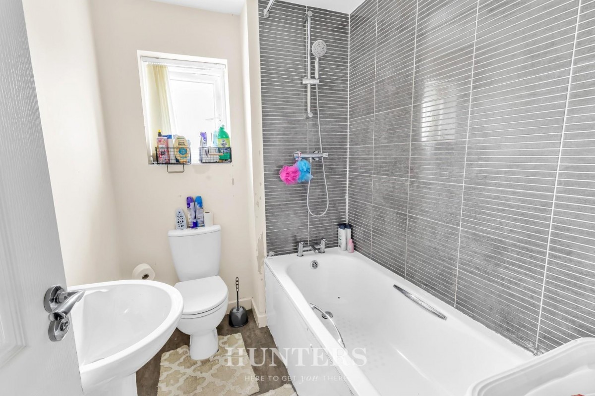 Windermere Road, Middleton M24