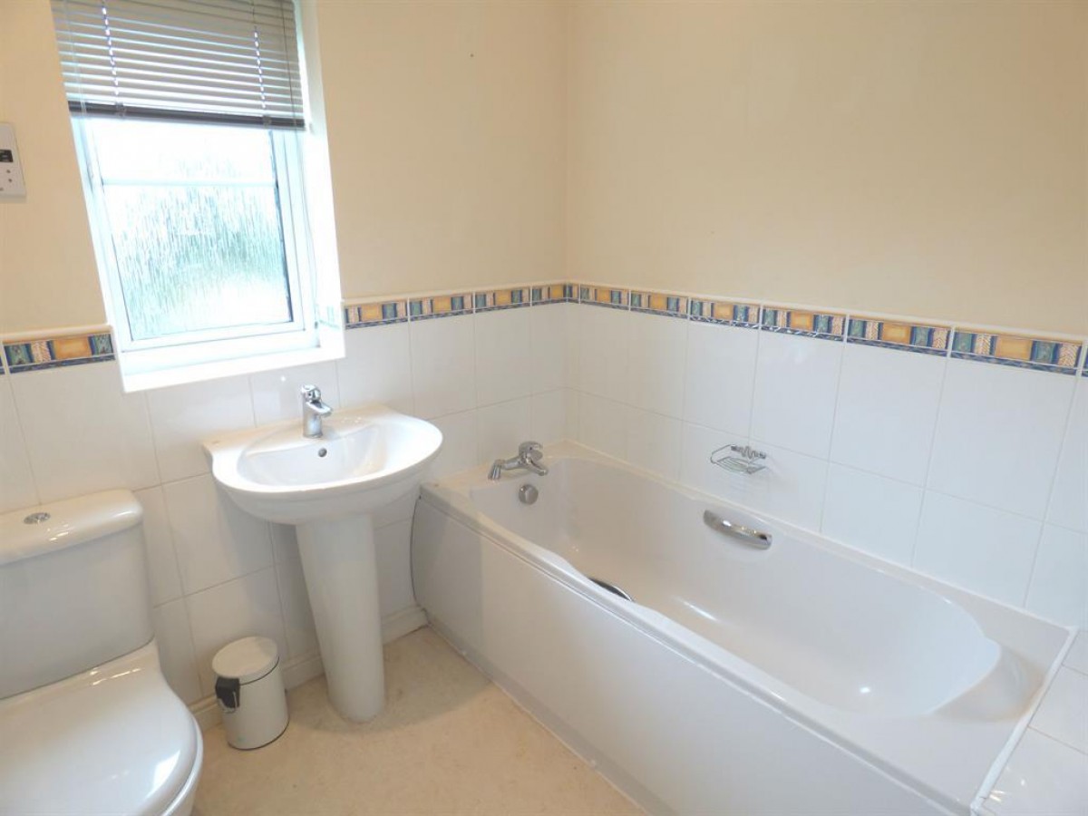 Agincourt Drive, Gilstead, Bingley