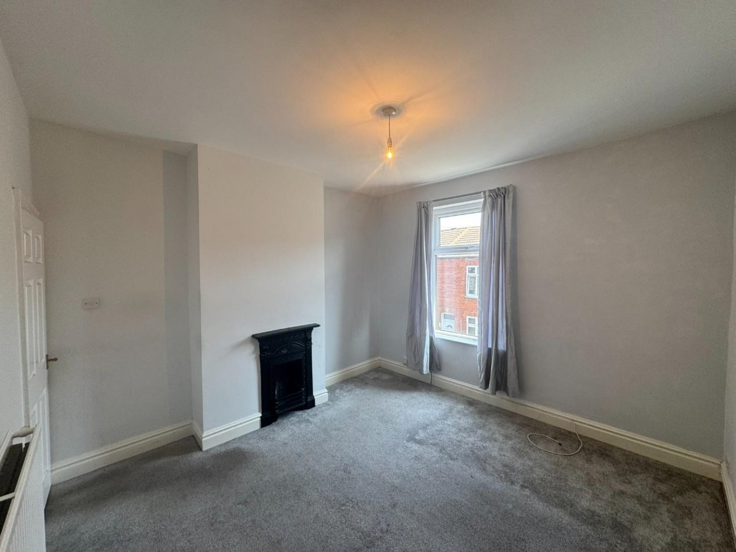 2 bedroom House to let in Smawthorne Grove, Castleford
