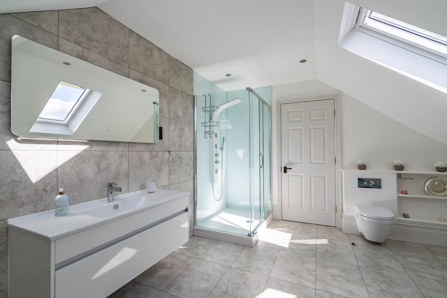 6 bedroom House to let in Tadcaster Road, York