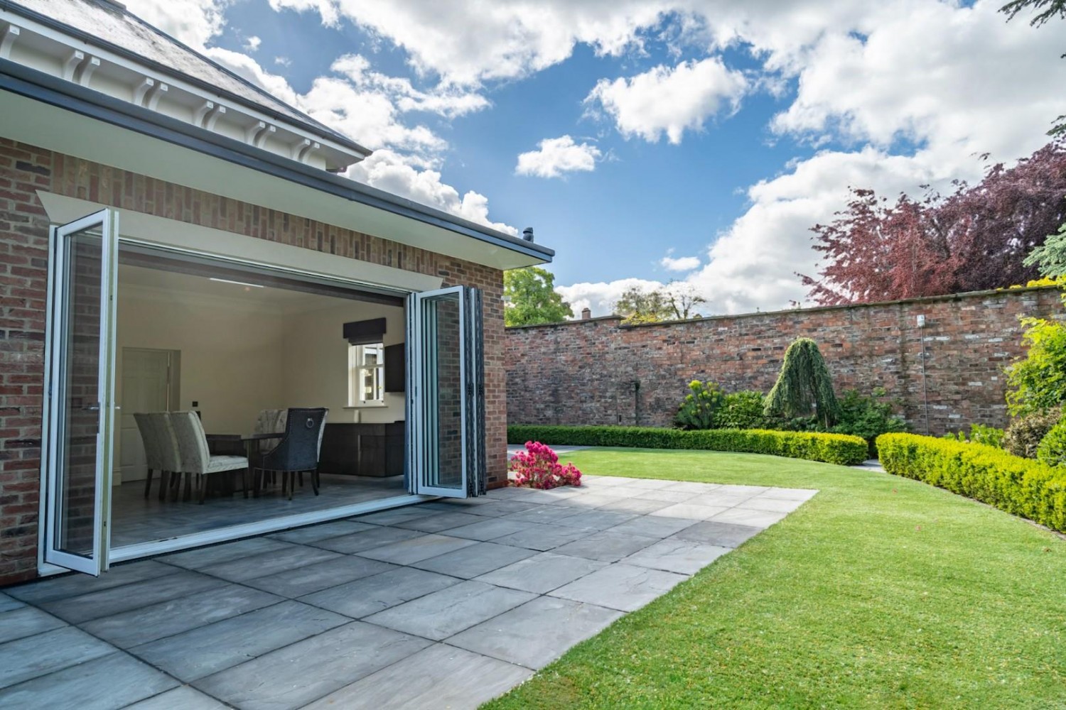 6 bedroom House to let in Tadcaster Road, York