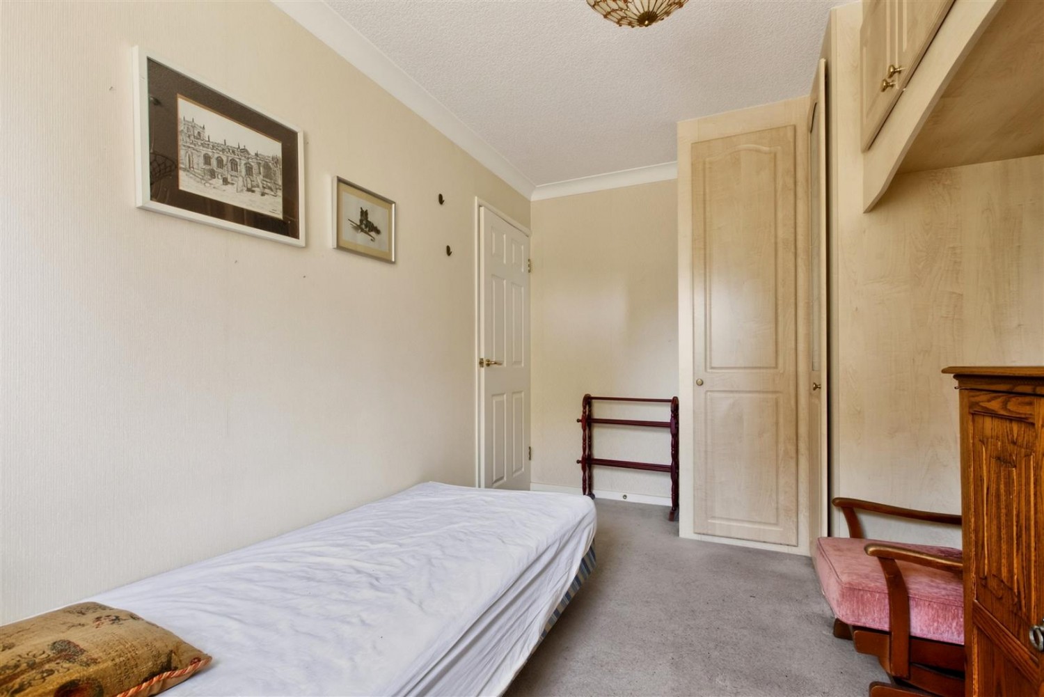 3 bedroom Flat for sale in The Glen, Sheffield