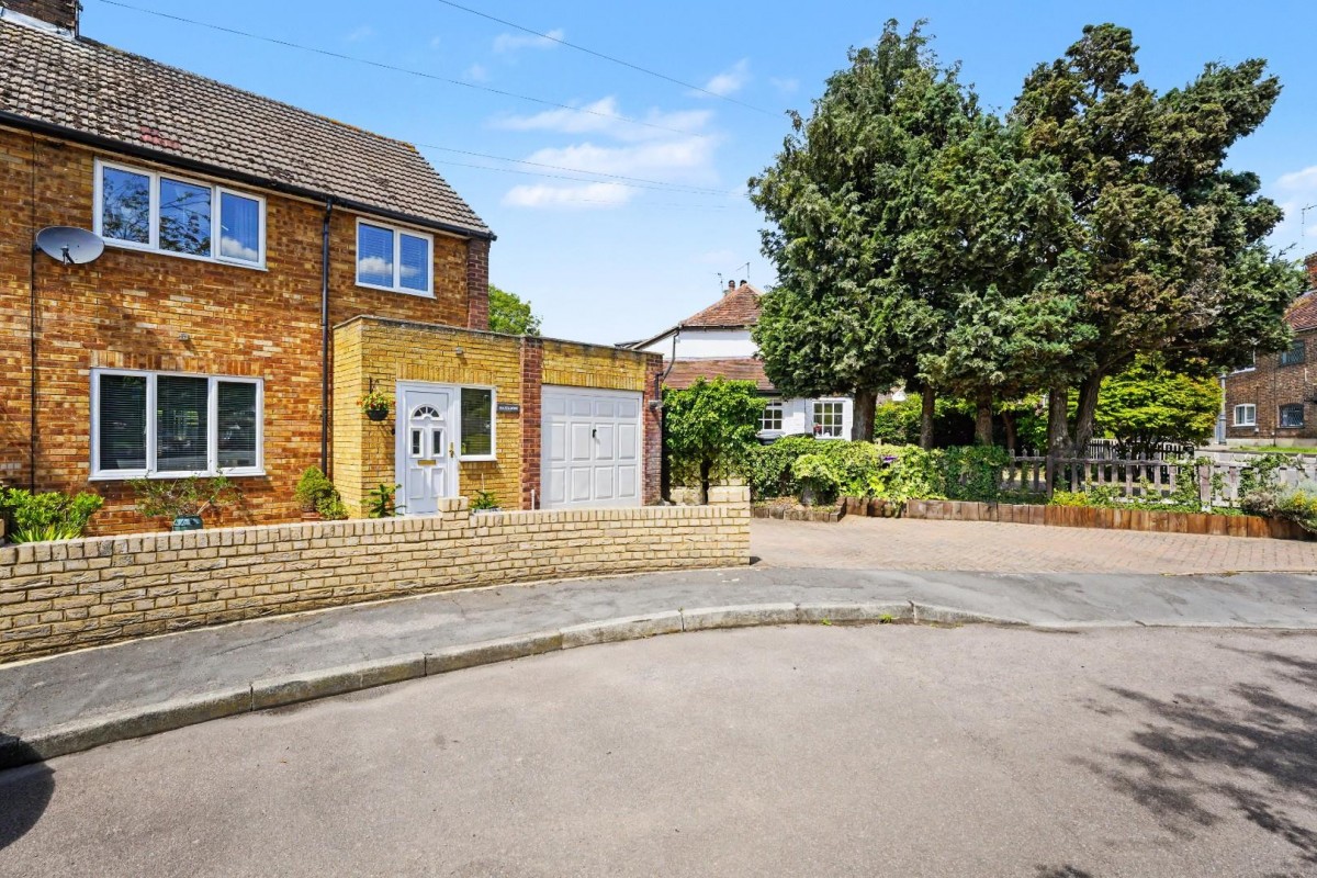 Cambridge Road, Wadesmill