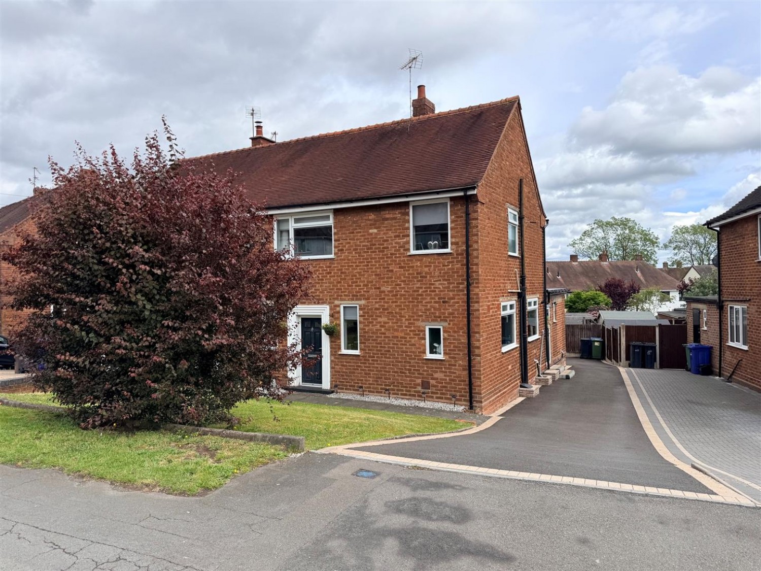 Shenstone Avenue, Stourbridge, DY8 3EJ