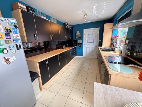 Shenstone Avenue, Stourbridge, DY8 3EJ