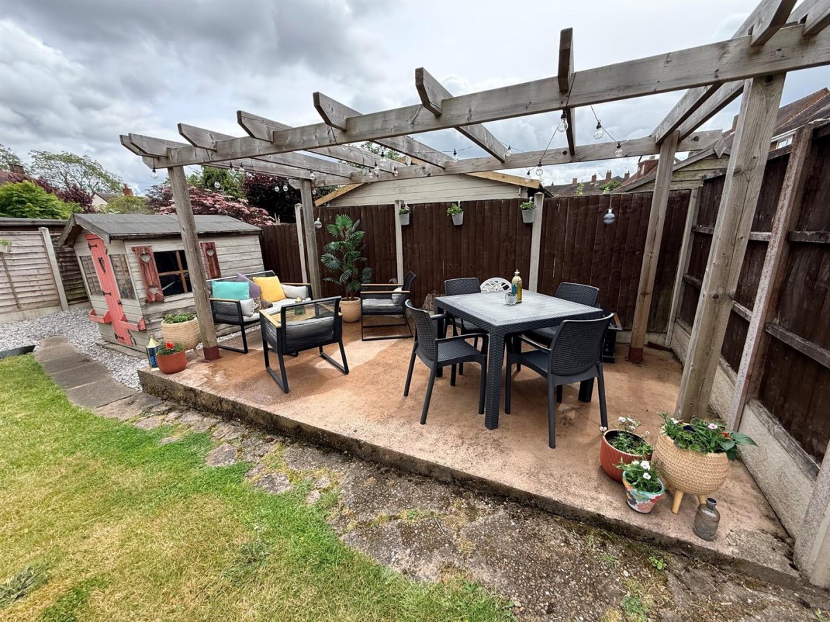Shenstone Avenue, Stourbridge, DY8 3EJ