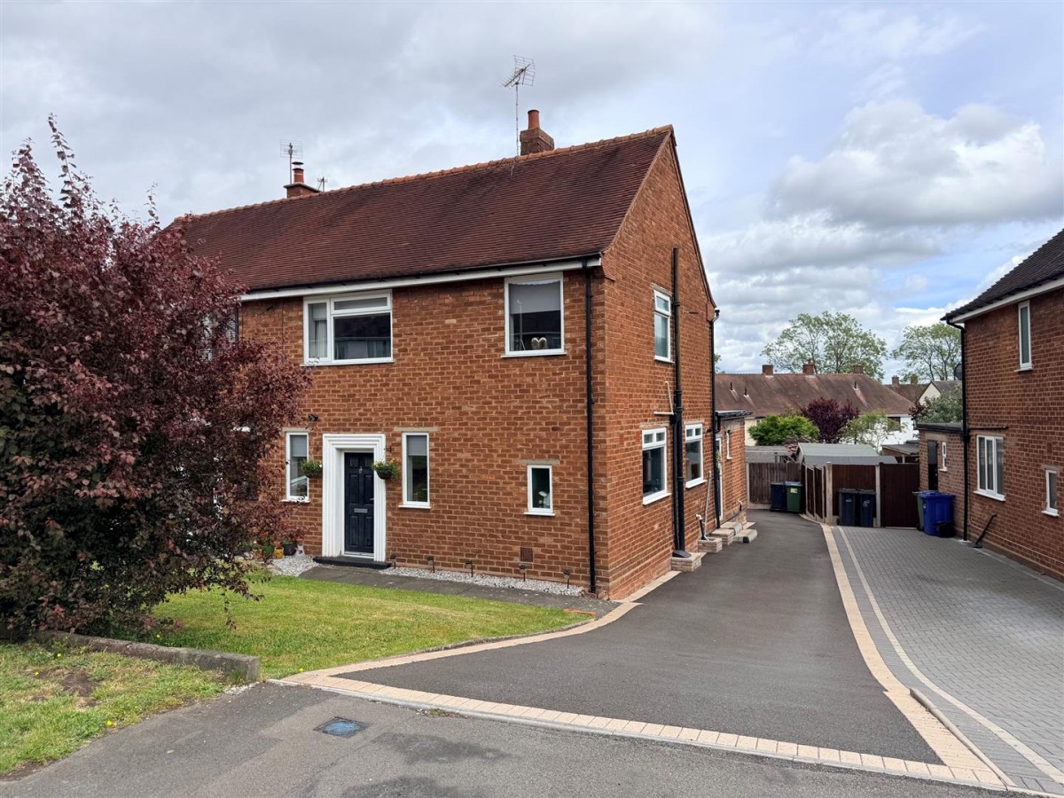 Shenstone Avenue, Stourbridge, DY8 3EJ