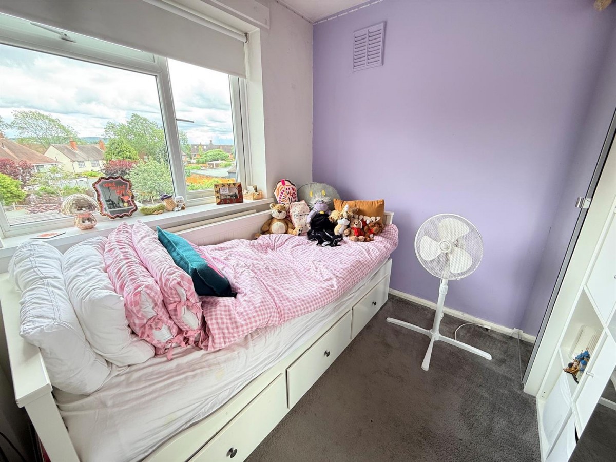 Shenstone Avenue, Stourbridge, DY8 3EJ