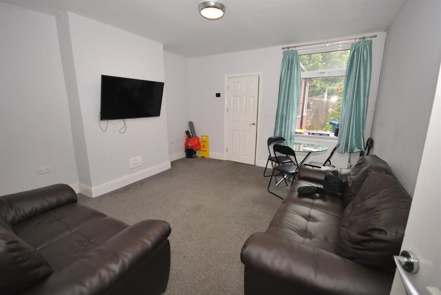 Room 3 39 Shirland Street, Stonegravels, Chesterfield