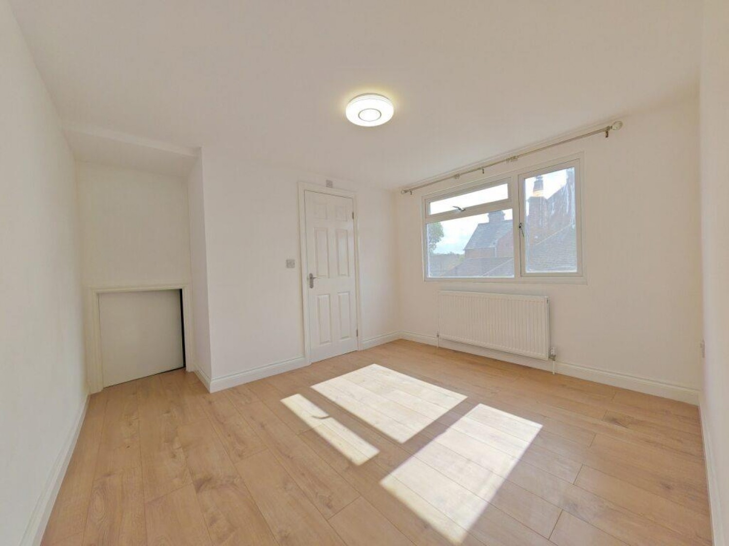 8 bedroom House to let in Whitley Wood Lane, Reading
