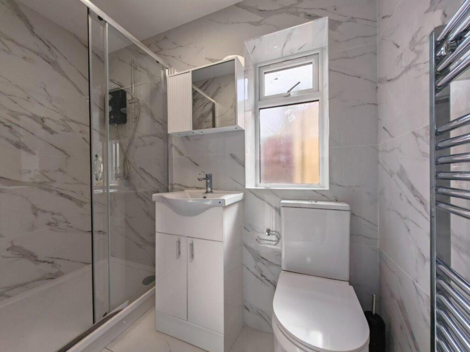 8 bedroom House to let in Whitley Wood Lane, Reading
