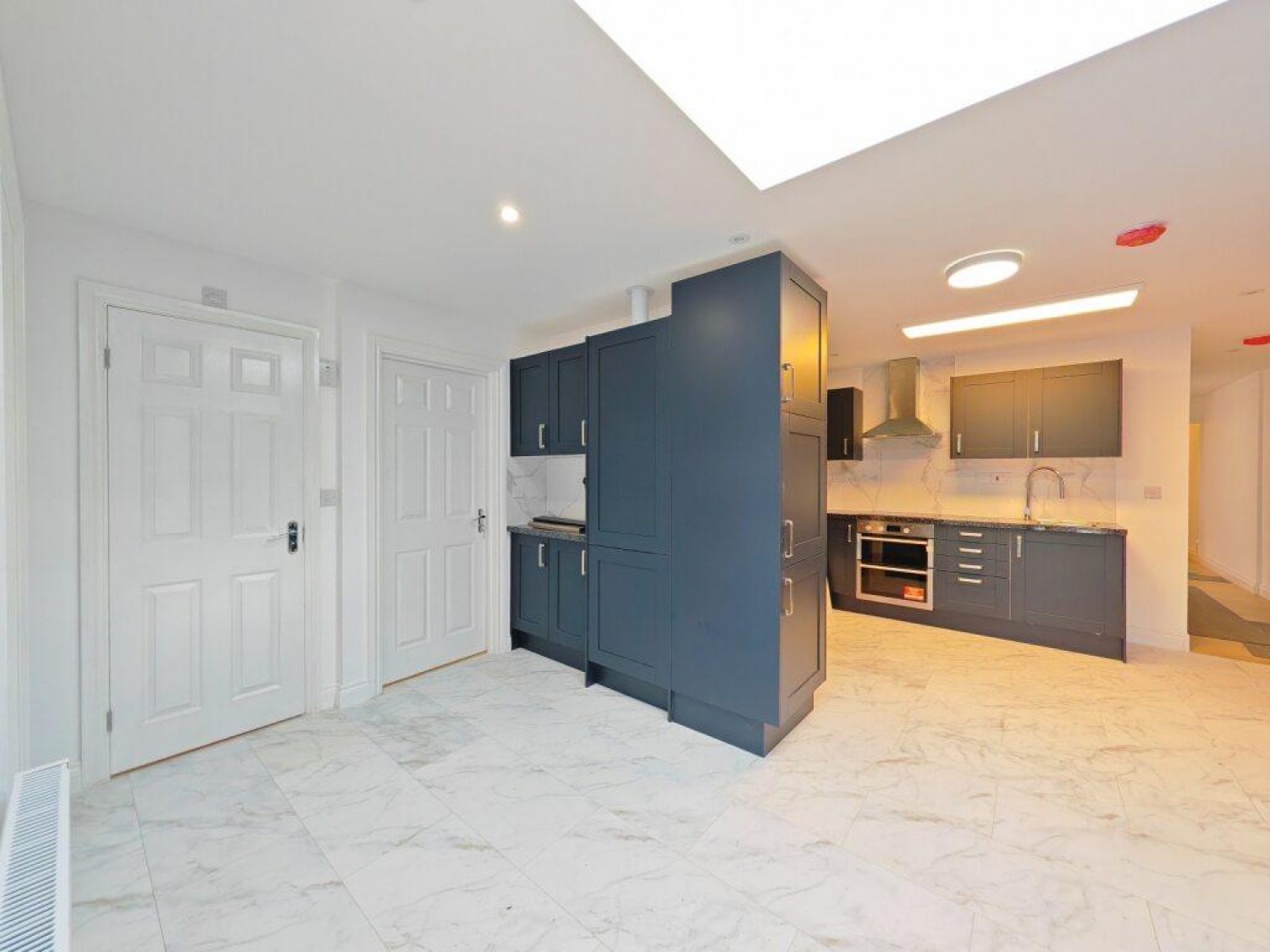 8 bedroom House to let in Whitley Wood Lane, Reading
