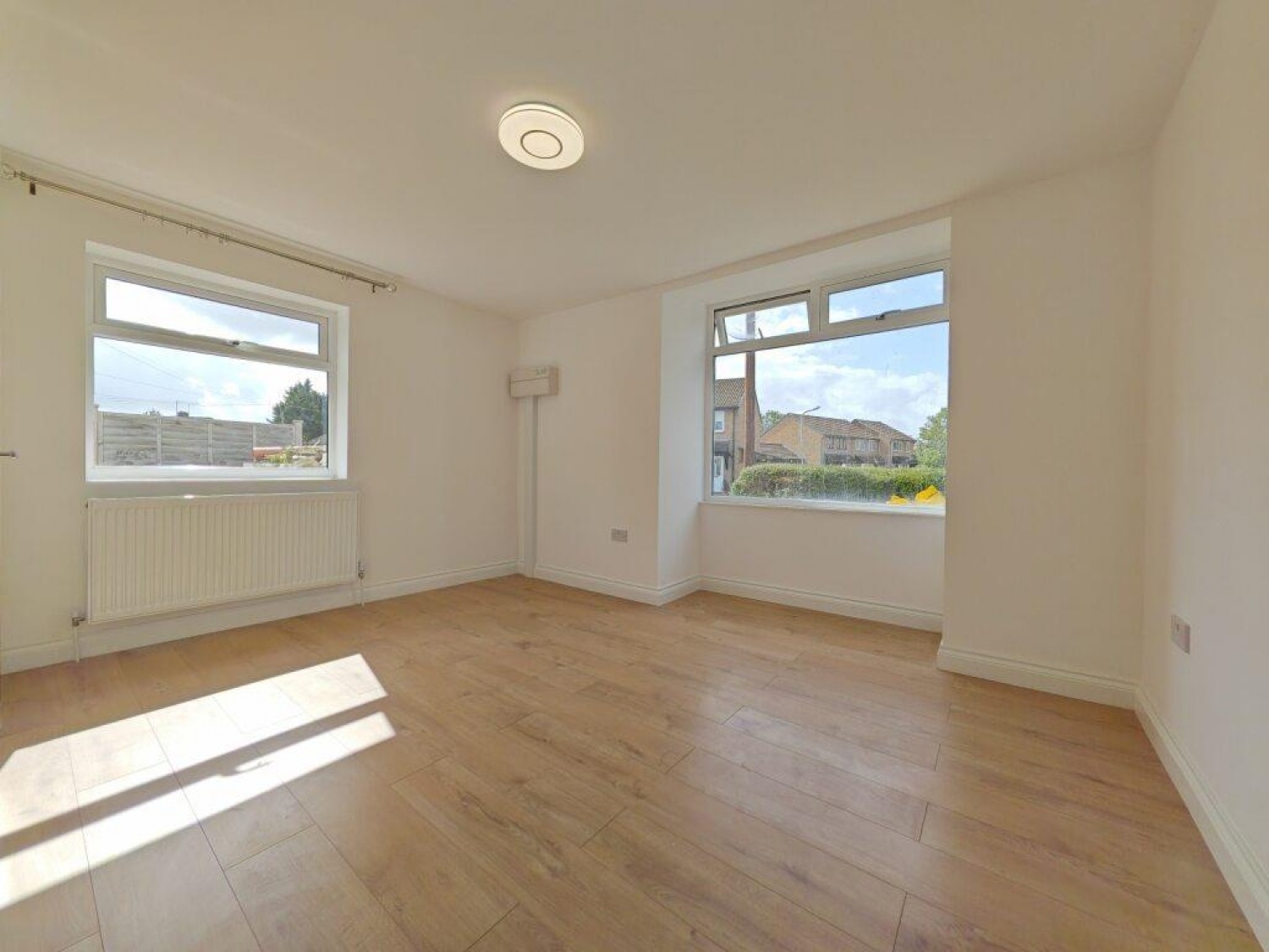 8 bedroom House to let in Whitley Wood Lane, Reading