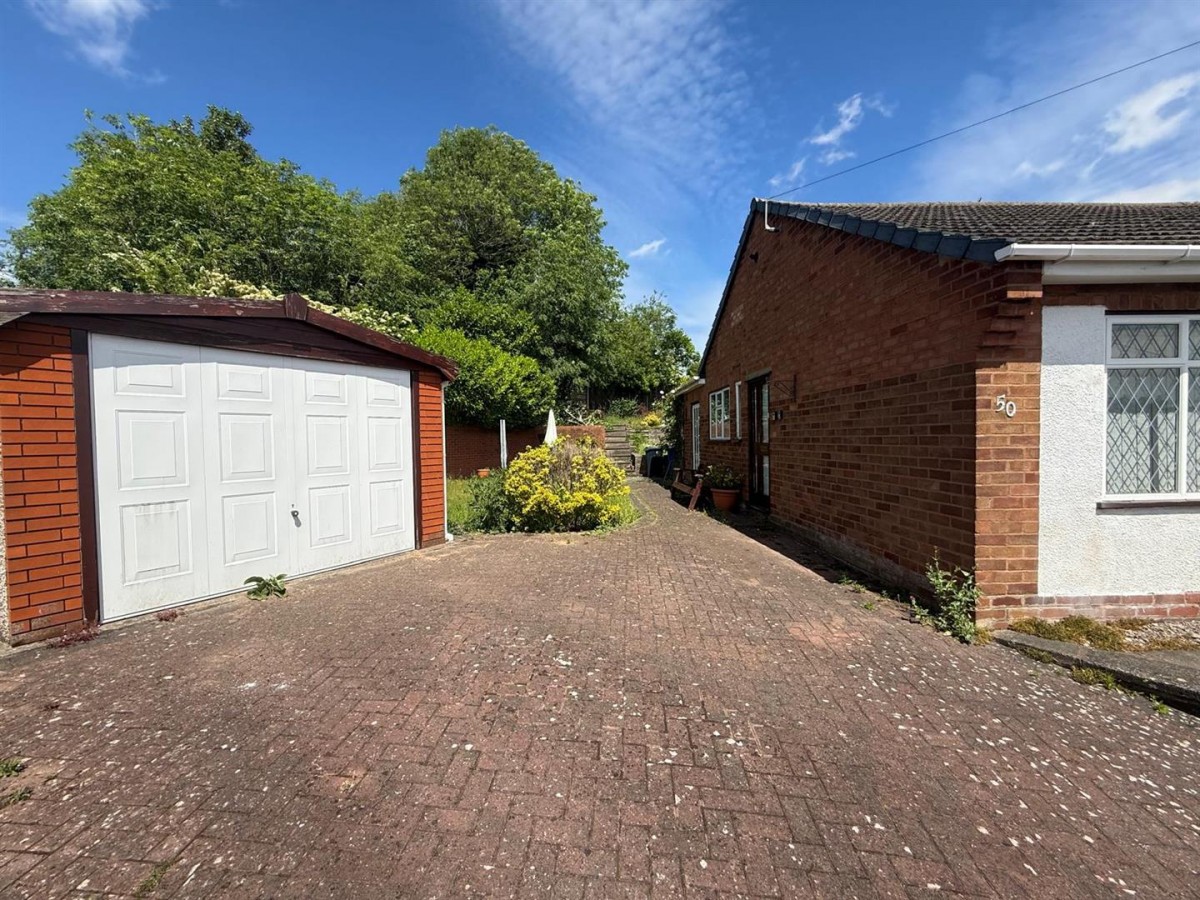 Wychbury Road, Quarry Bank, DY5 2XX