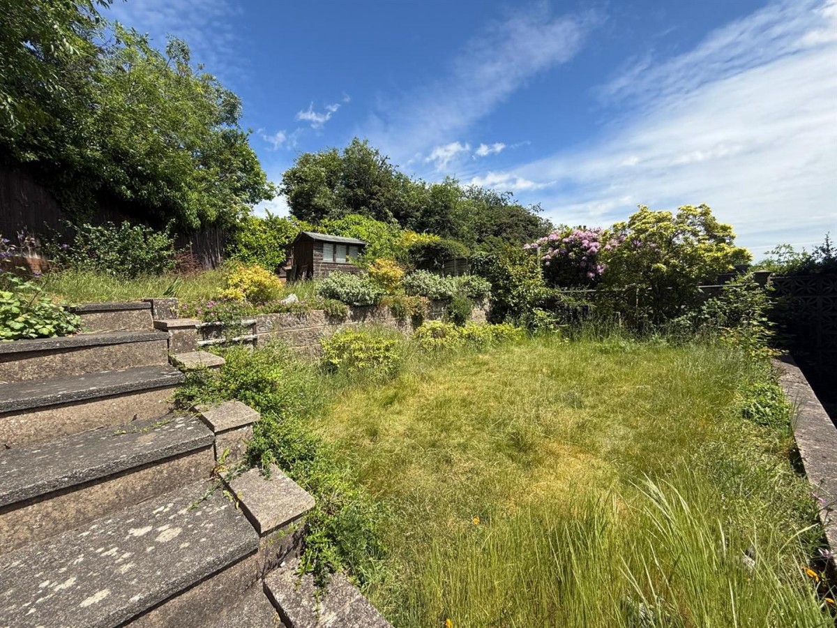Wychbury Road, Quarry Bank, DY5 2XX