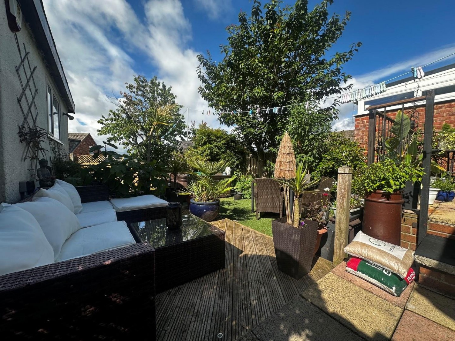 4 bedroom House for sale in Banksfield Crescent, Yeadon, Leeds