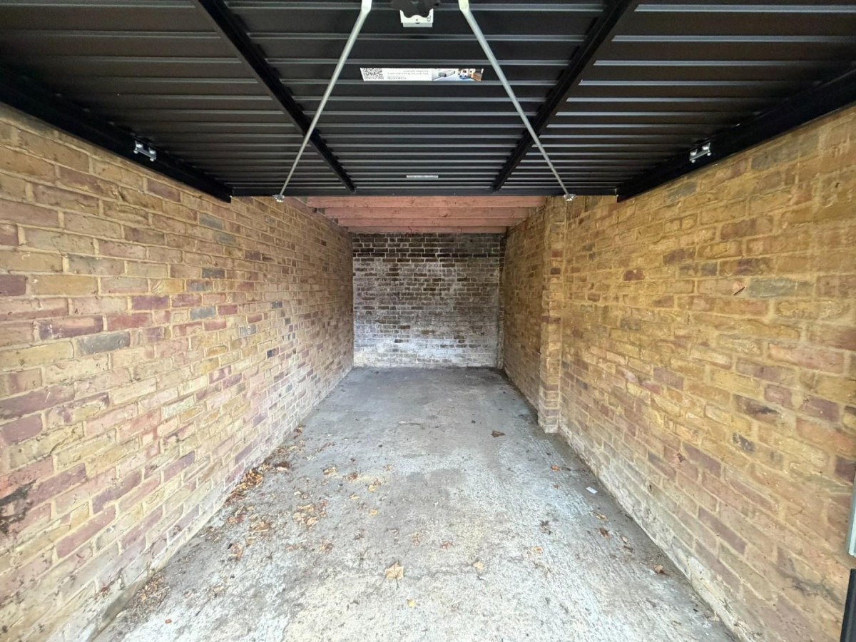 Beacon Grove, Carshalton
