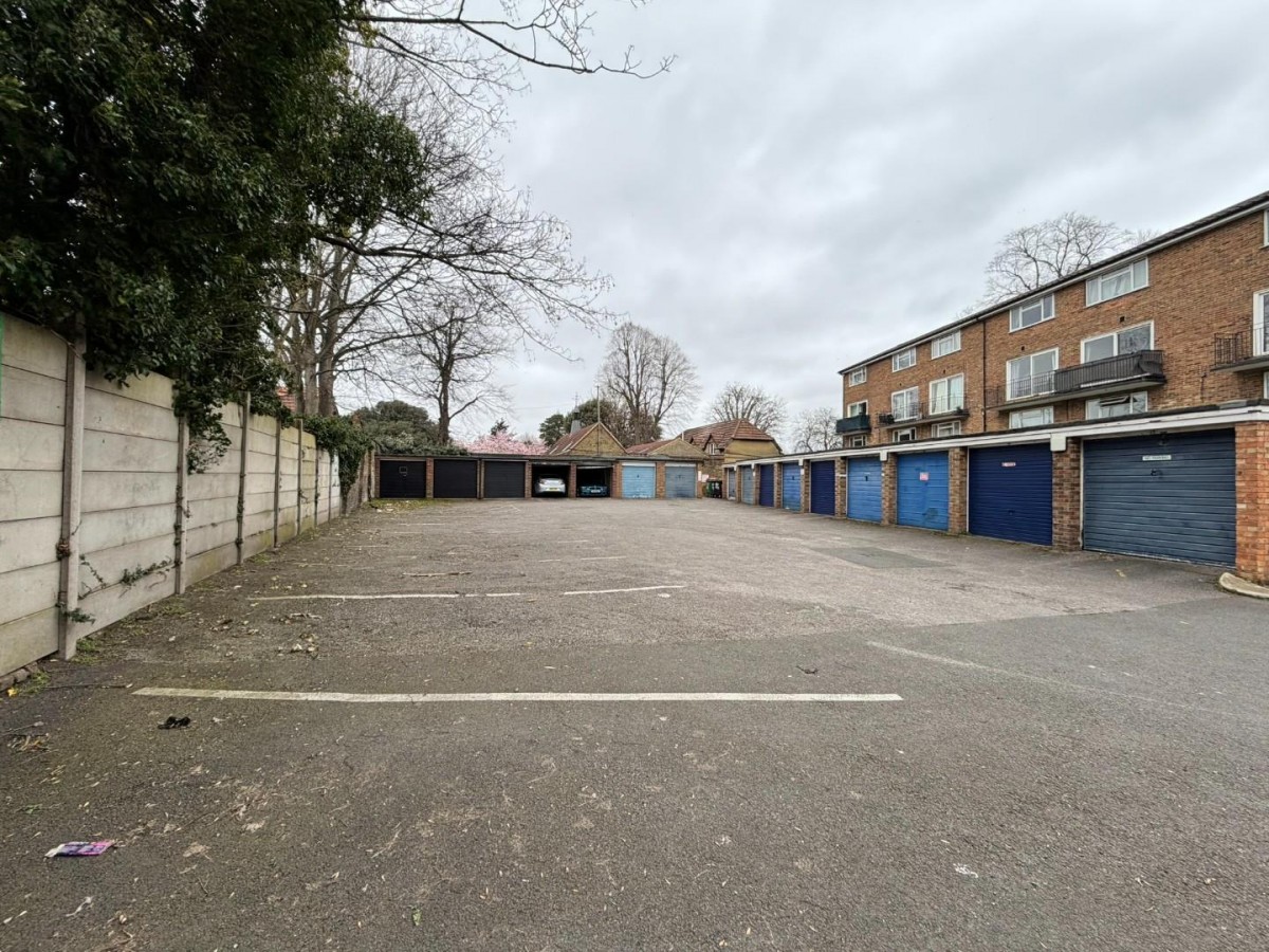 Beacon Grove, Carshalton