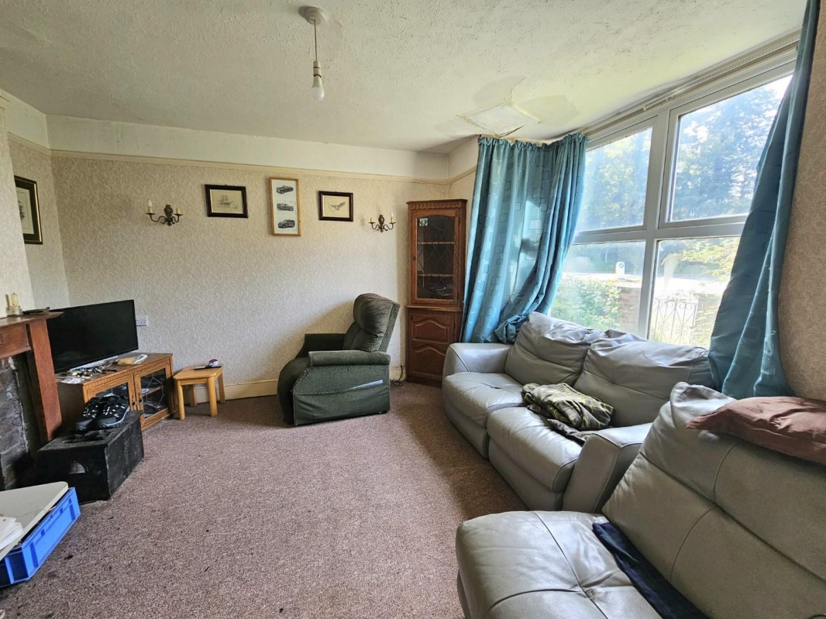 Box Road, Cam, Dursley