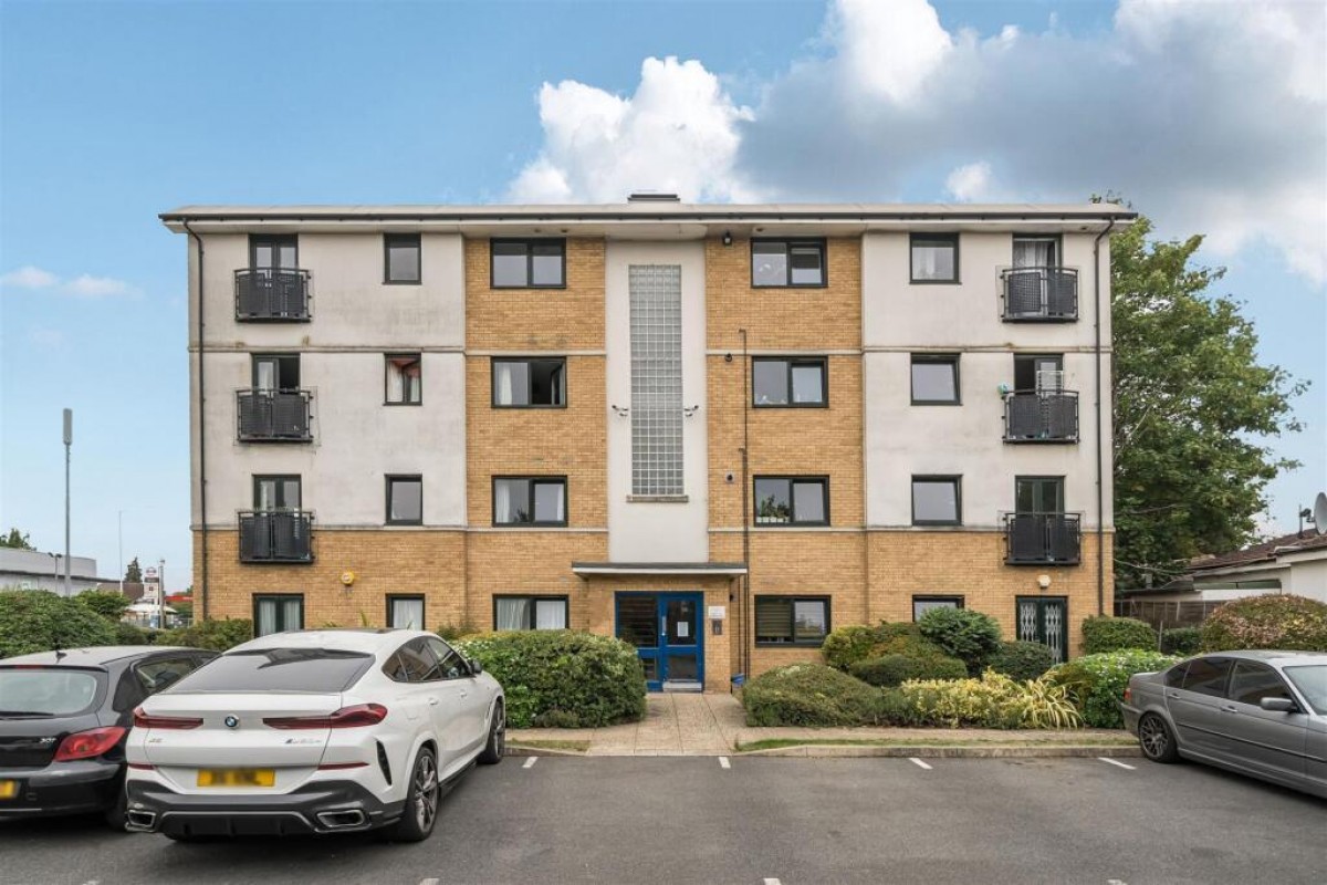 Meridian Court, 226 Yeading Lane, Hayes, Middlesex, UB4 9AU