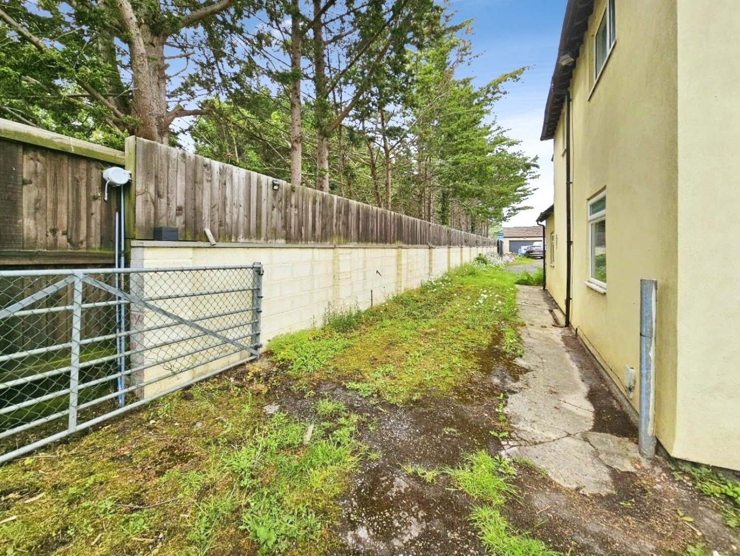 Bristol Road, Cambridge, Gloucester