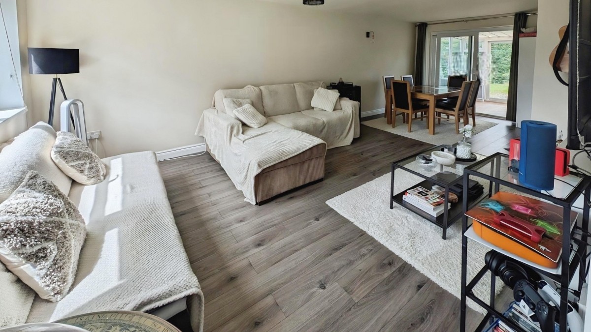 Littledean, Yate, Bristol, BS37 8UJ