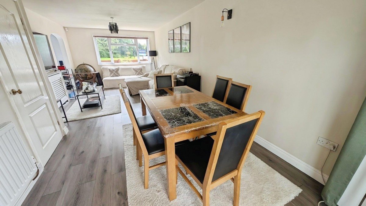Littledean, Yate, Bristol, BS37 8UJ