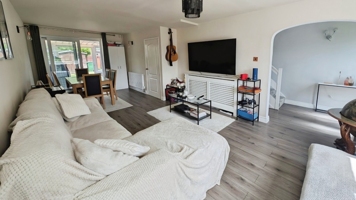 Littledean, Yate, Bristol, BS37 8UJ