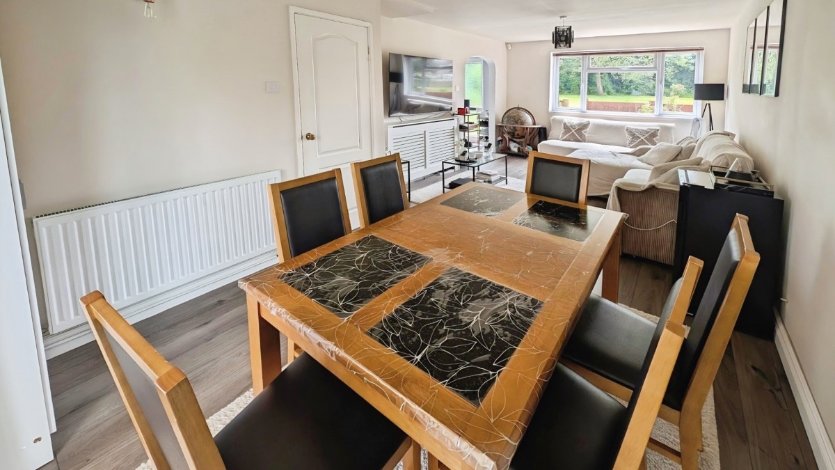 Littledean, Yate, Bristol, BS37 8UJ