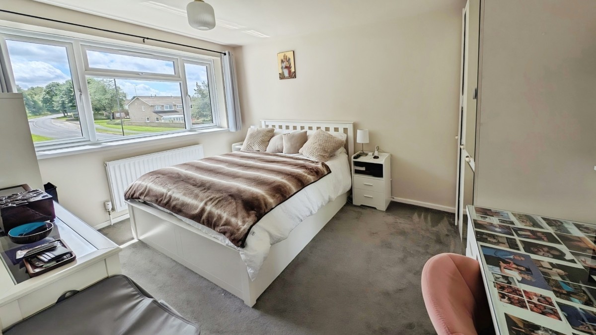 Littledean, Yate, Bristol, BS37 8UJ